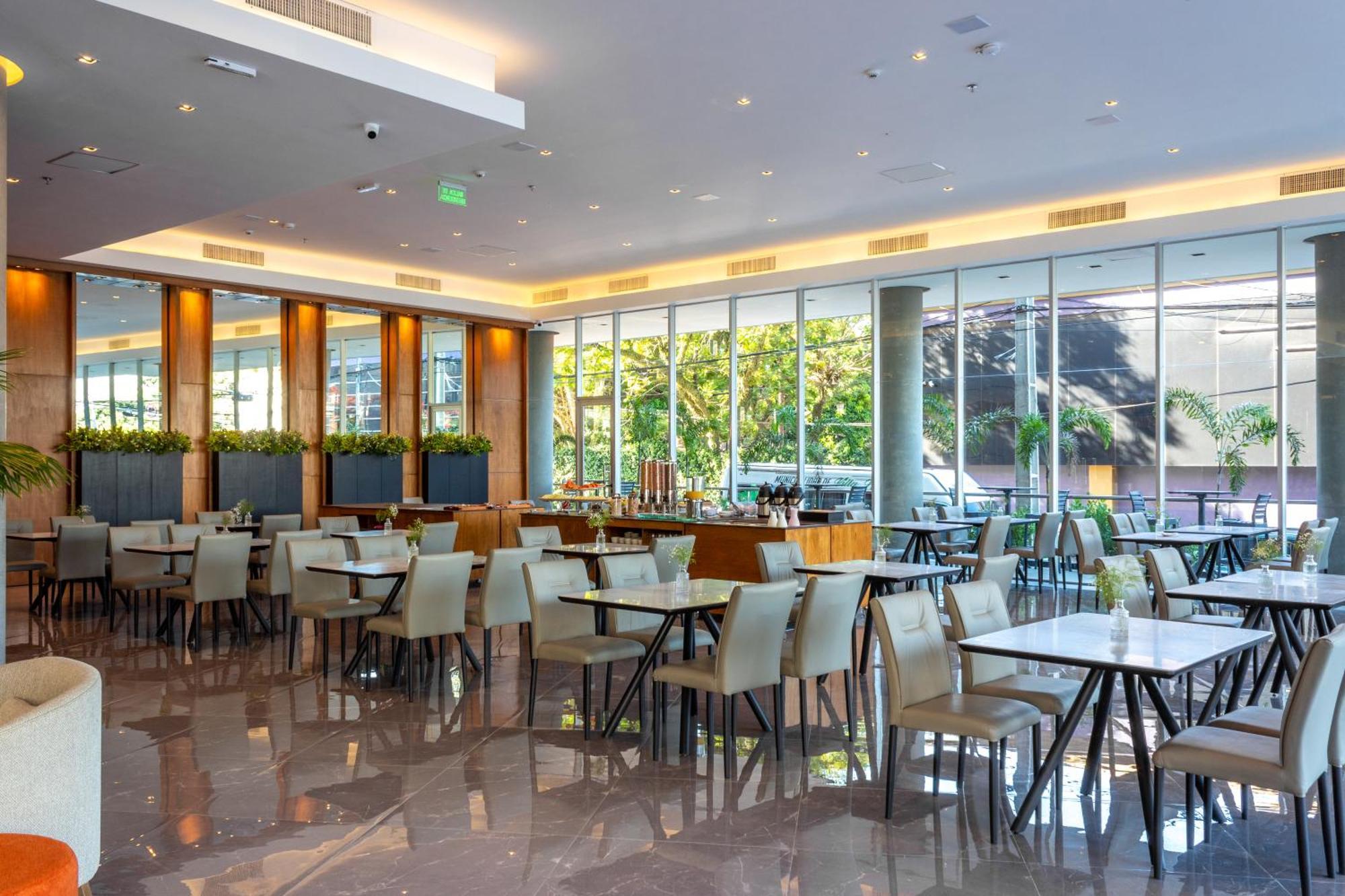 Tryp By Wyndham Asuncion Hotel Exterior photo
