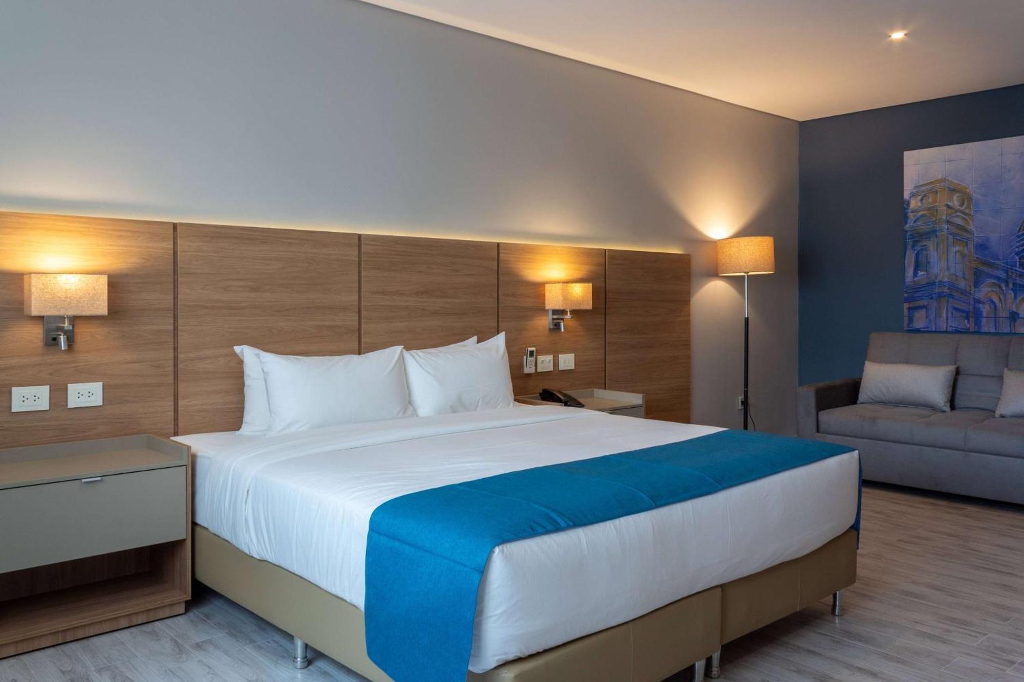 Tryp By Wyndham Asuncion Hotel Exterior photo